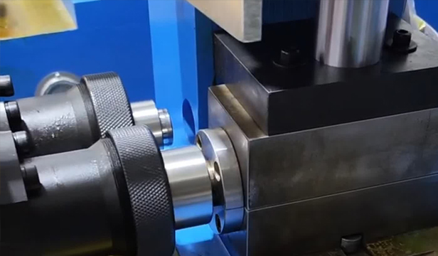 contracting pipe machine
